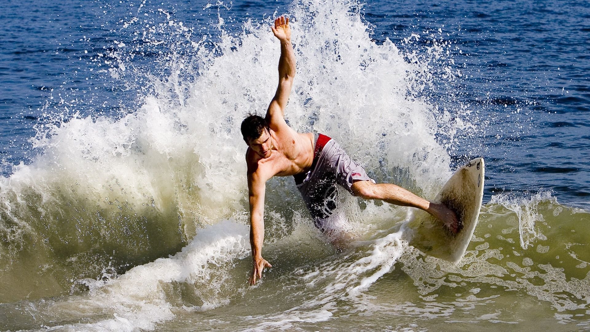 _都市水上运动节：享受夏日水中乐趣_，水上运动之都
